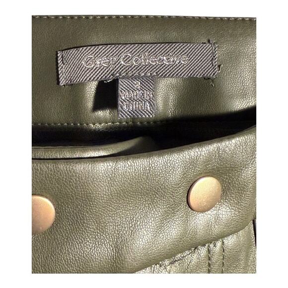 NEW GREY COLLECTIVE Women’s Size 2 Green Faux Leather Flare Pants NWOT - Picture 3 of 6